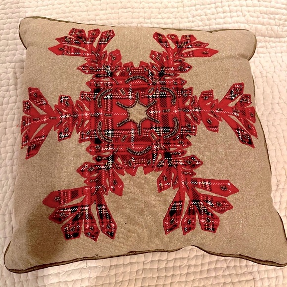 Plaid snowflake holiday pillow 15"x15" - Picture 1 of 3